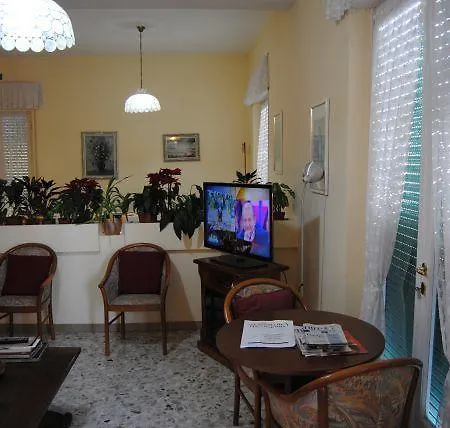Casa Diomira Otel Lido di Camaiore